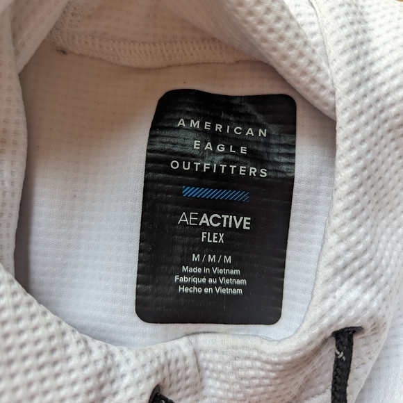 Size Medium Men's American Eagle Sweatshirt - Picture 5 of 5